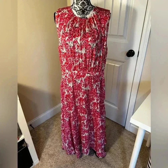 Scoop Handkerchief Hem Dress NWT - Picture 4 of 5